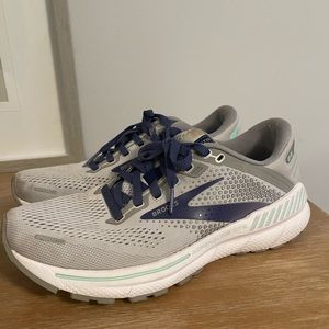 Brooks Adrenaline GTS 22